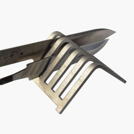 Blade holder for heat-treatment kilns